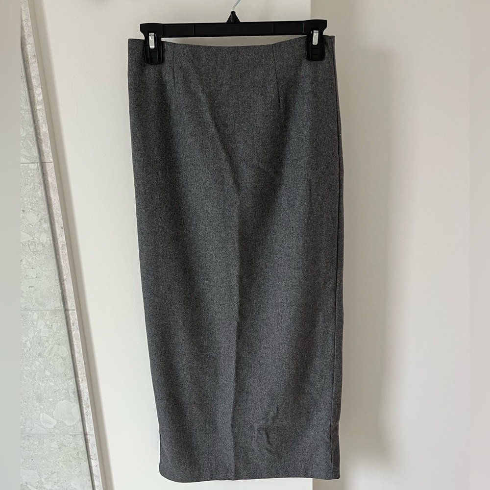Grey pencil skirt